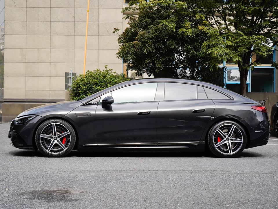 Mercedes-Benz EQE AMG