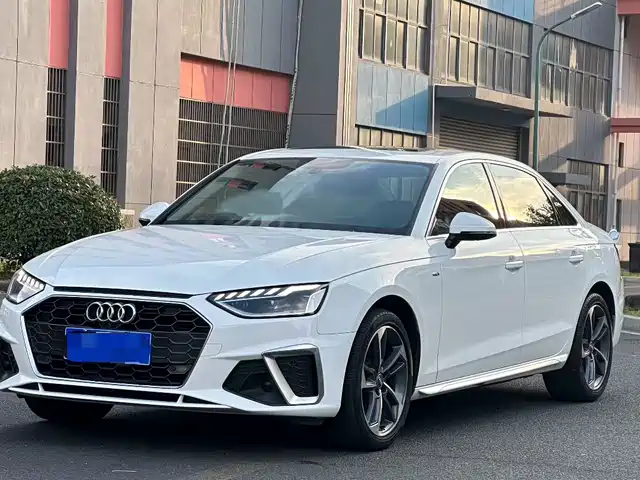 Audi A4L 2021 — купить из Китая под заказ