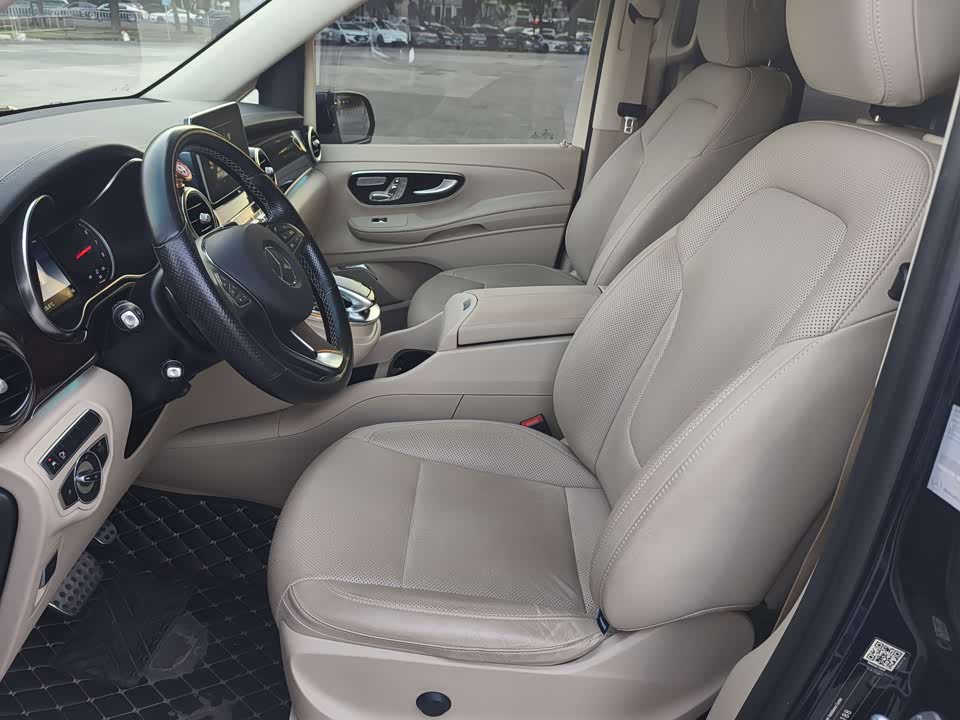 Mercedes-Benz V-class