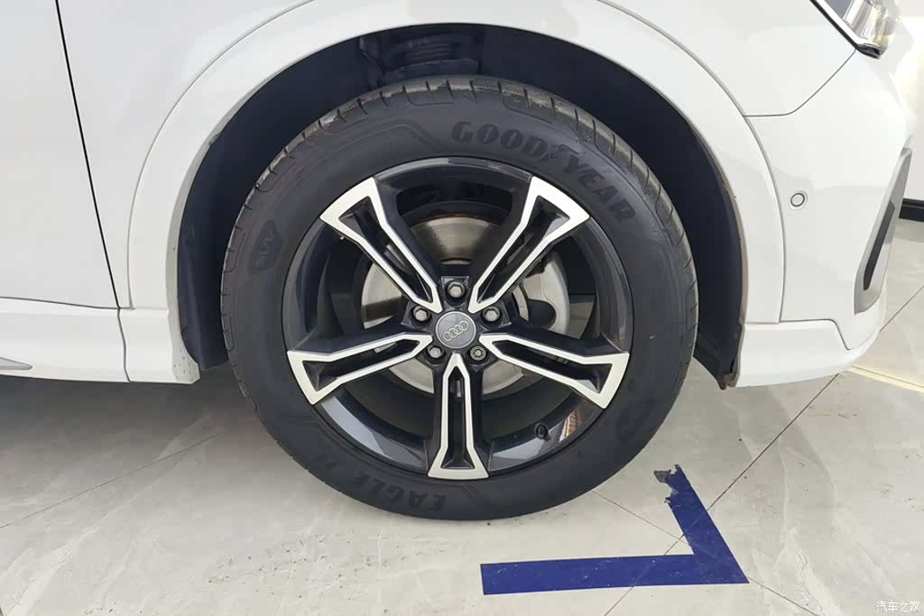 Audi Q3, 2021 6
