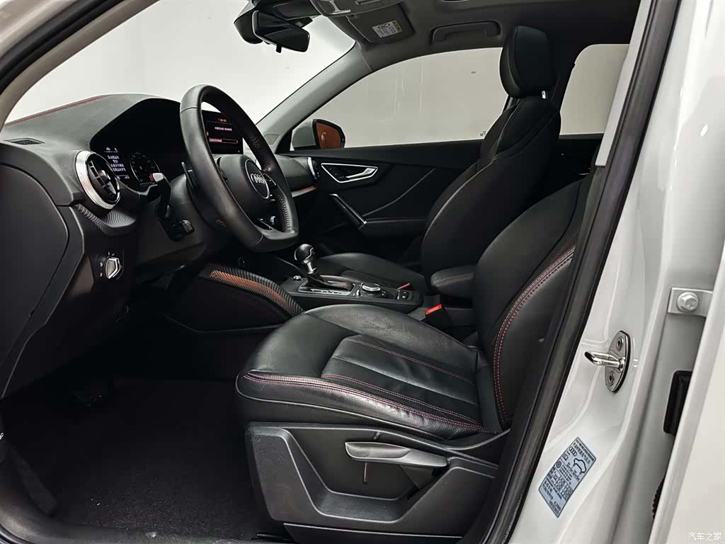 Audi Q2L, 2022 11