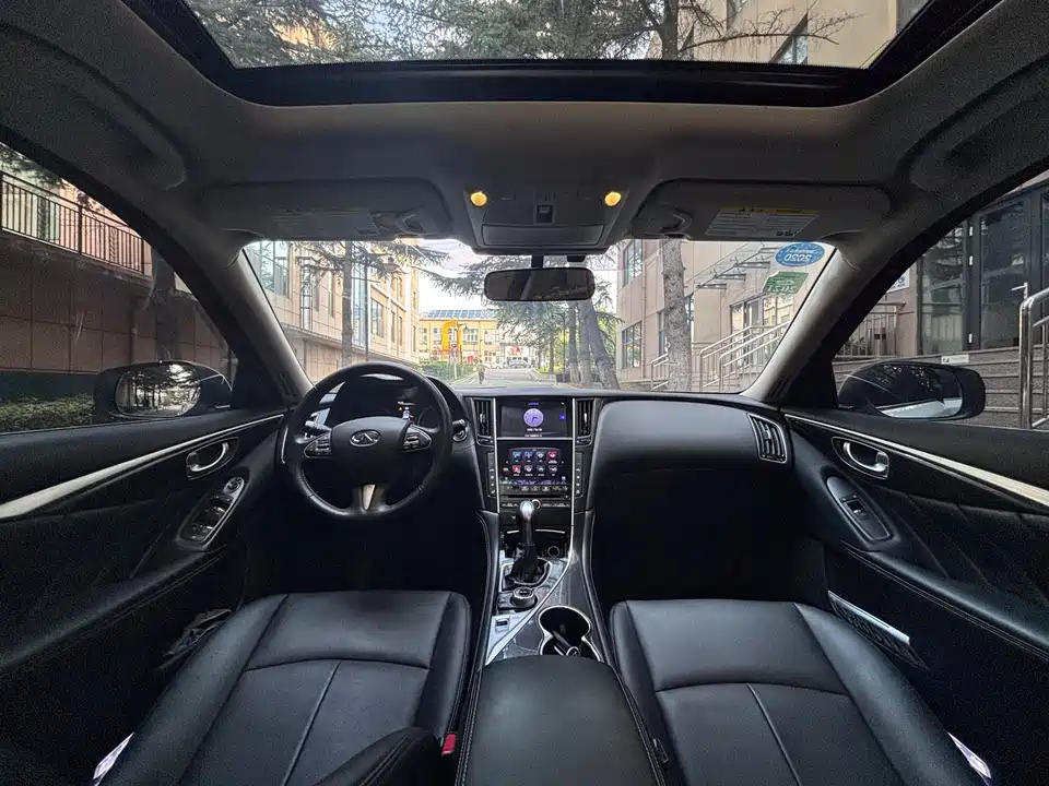 Infiniti Q50L