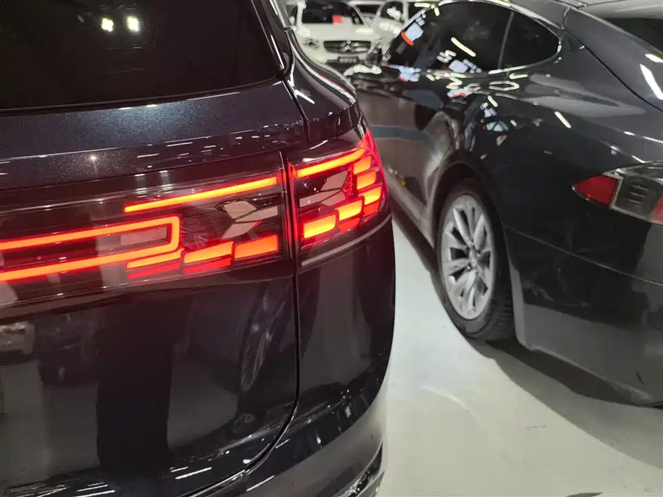 Volkswagen ID.6 CROZZ