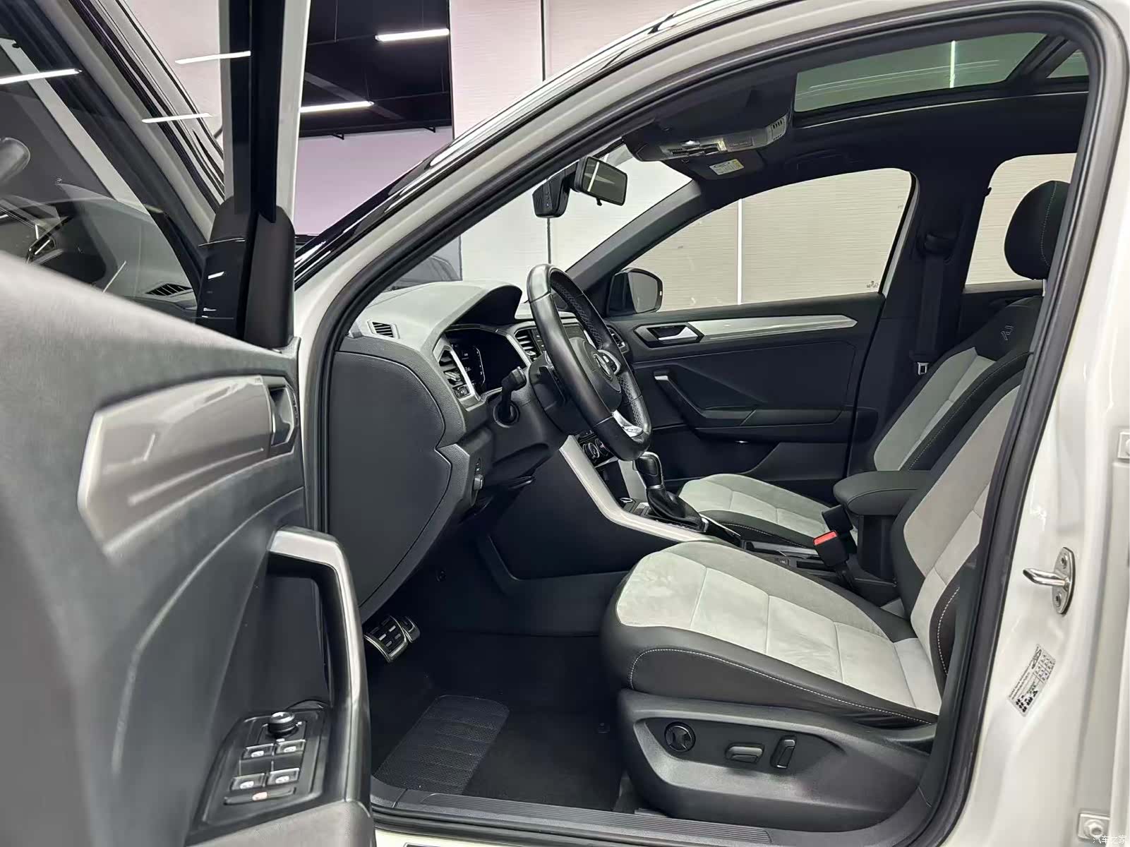 Volkswagen T-ROC, 2022 9