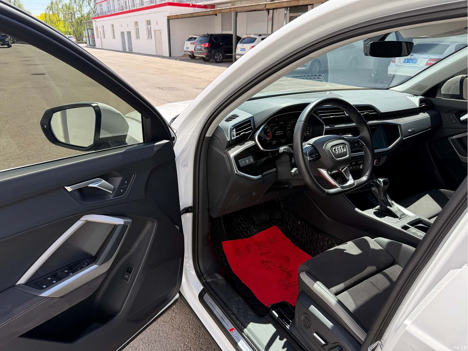 Audi Q3, 2023 10