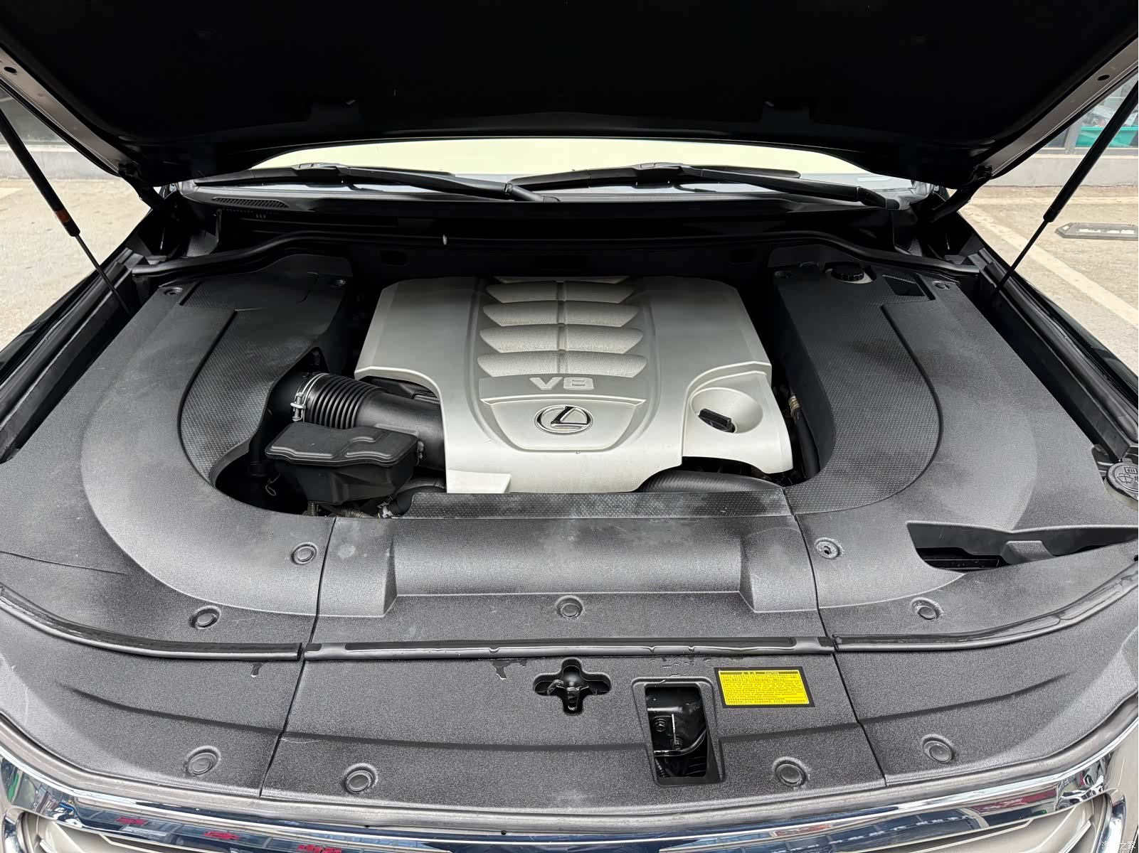 Lexus LX, 2010 19
