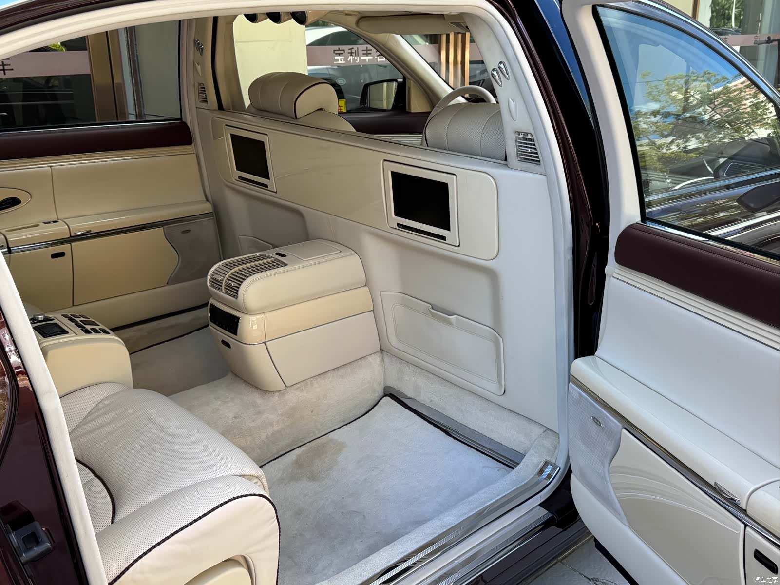 Maybach 62, 2012 8