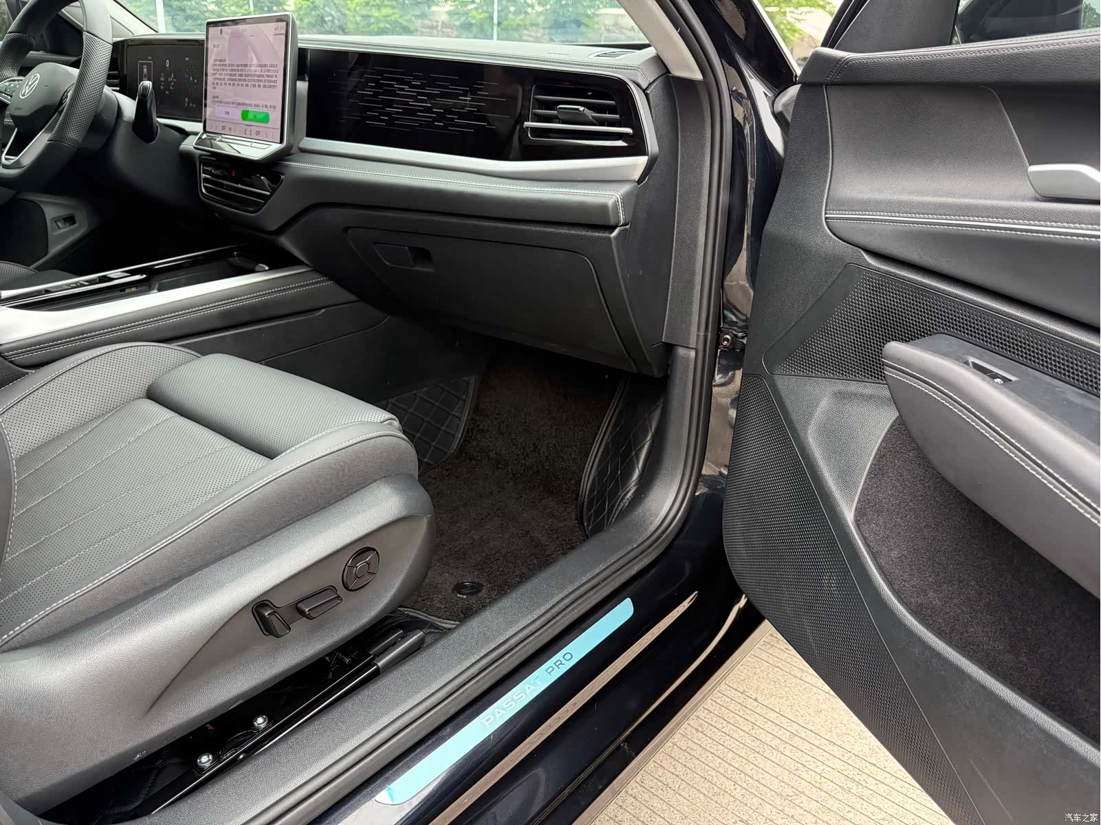 Volkswagen Passat, 2025 15