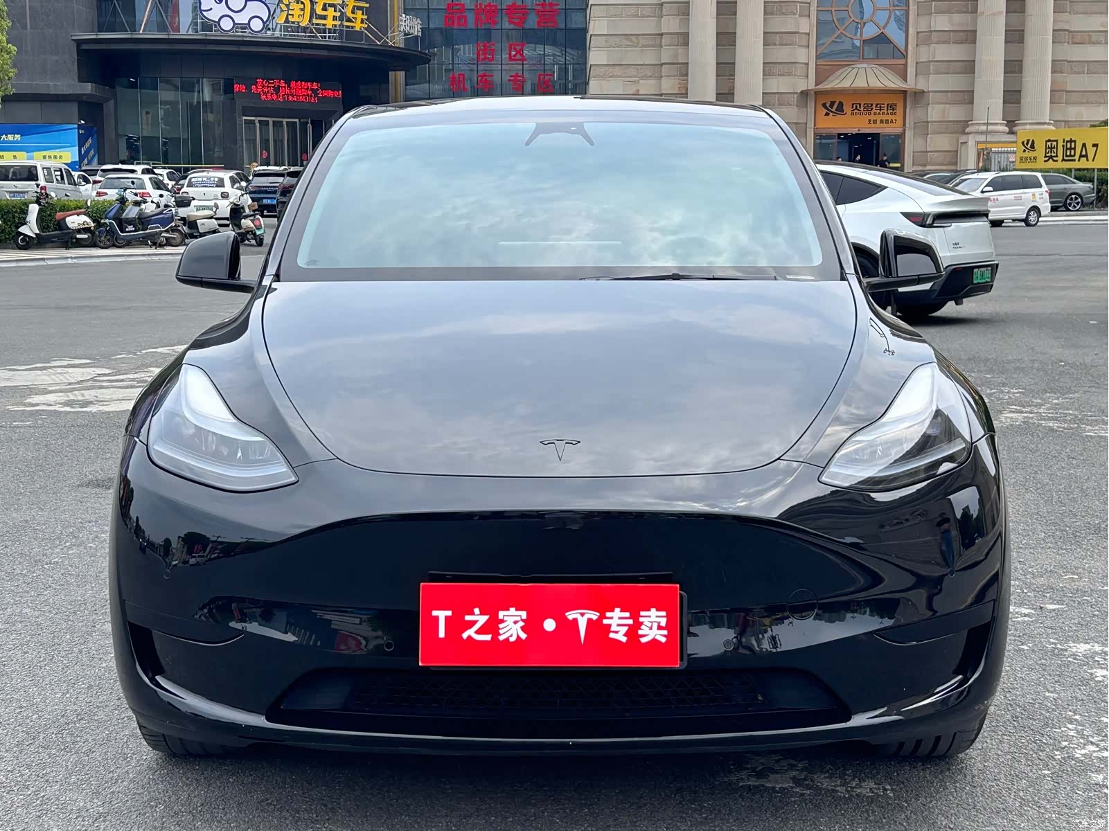 Tesla Model Y, 2023 2