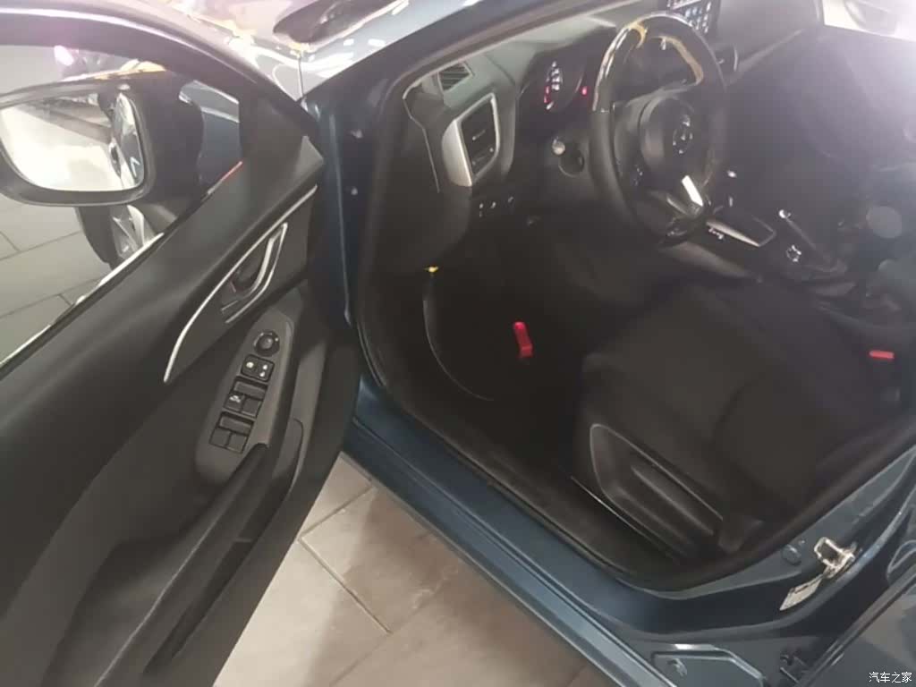 Mazda Mazda3, 2018 16