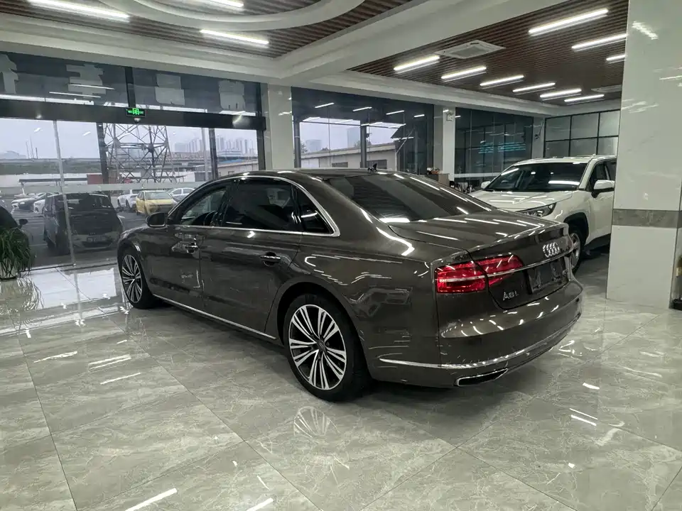 Audi A8