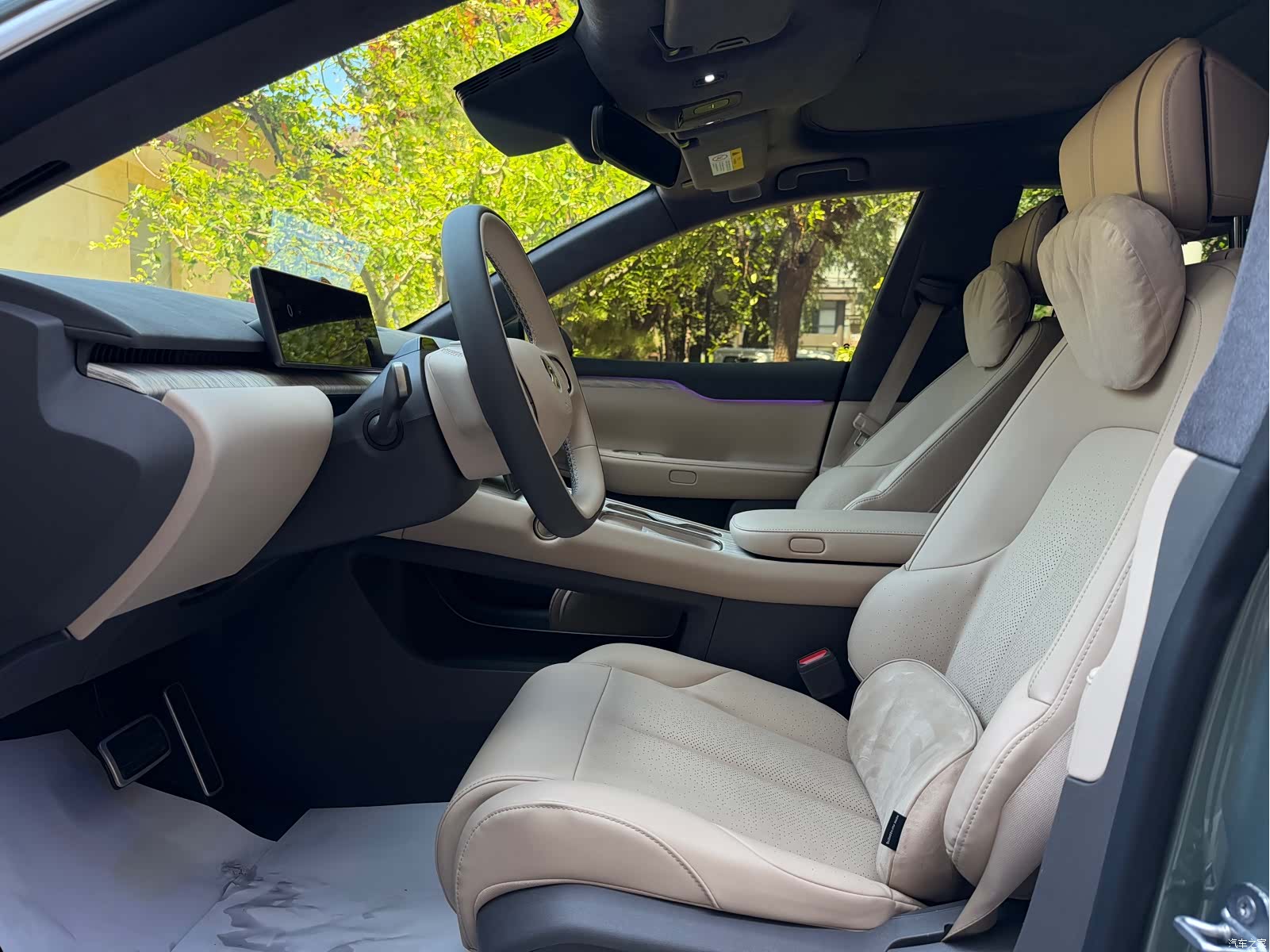 NIO ET7, 2023 10