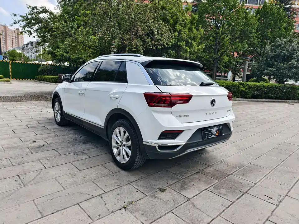 Volkswagen T-ROC exploring Songs