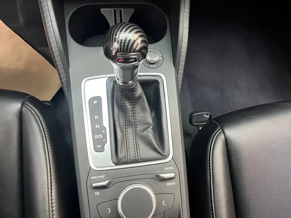 Audi Q2L Audi Q2L