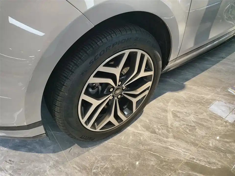 Land Rover Range Rover Aurora