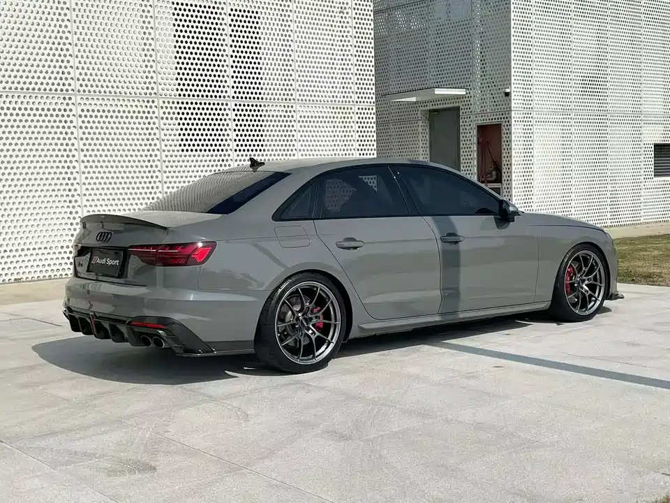 Audi S4