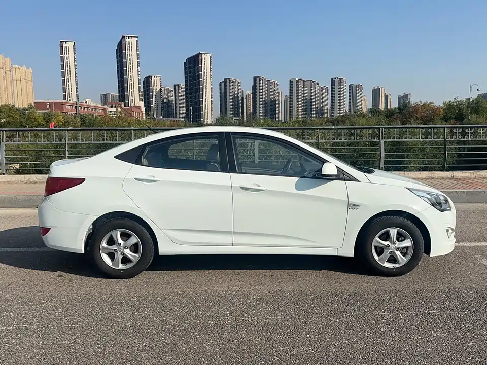 Hyundai Rena