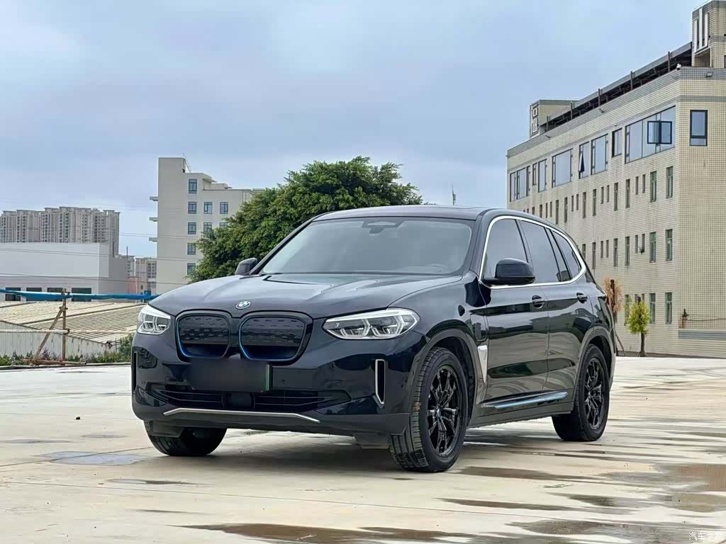 BMW iX3, 2021 1