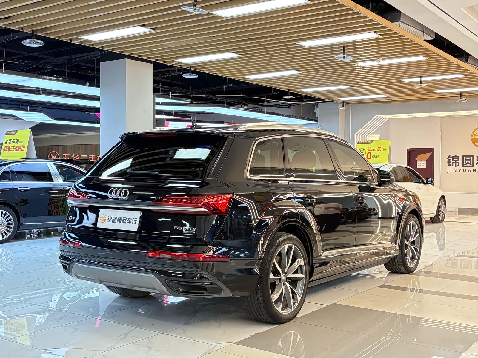 Audi Q7, 2020 все фото