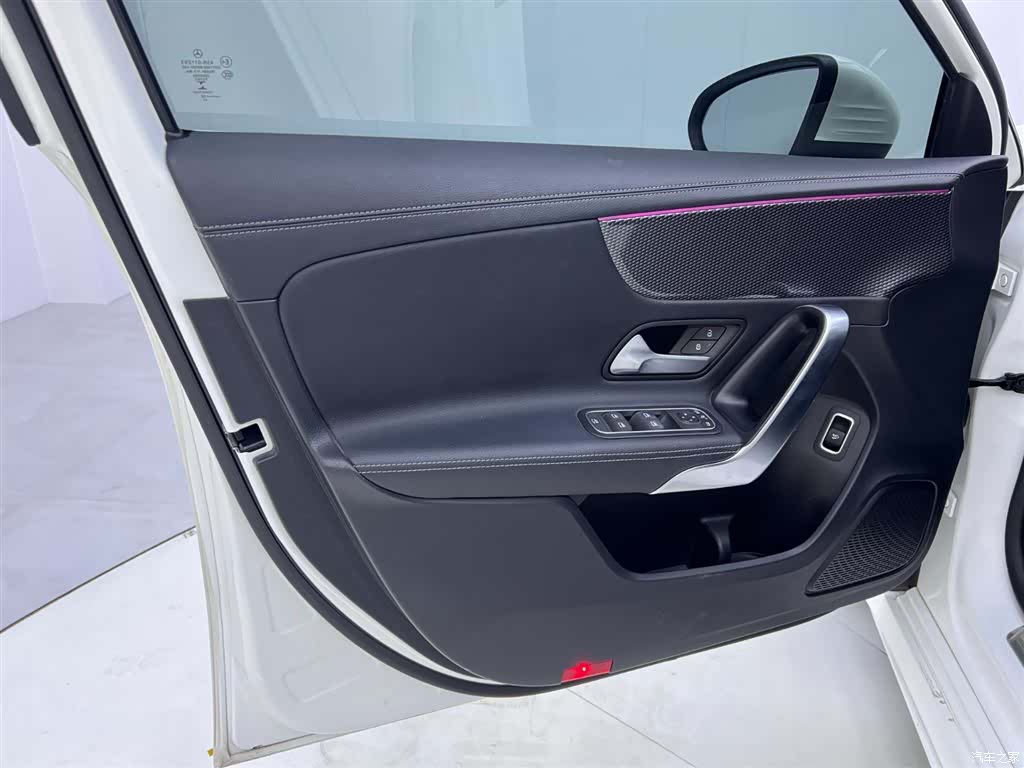 Mercedes-Benz A-Class, 2022 15