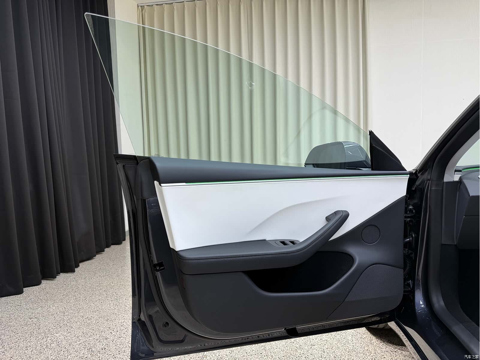 Tesla Model 3, 2024 11