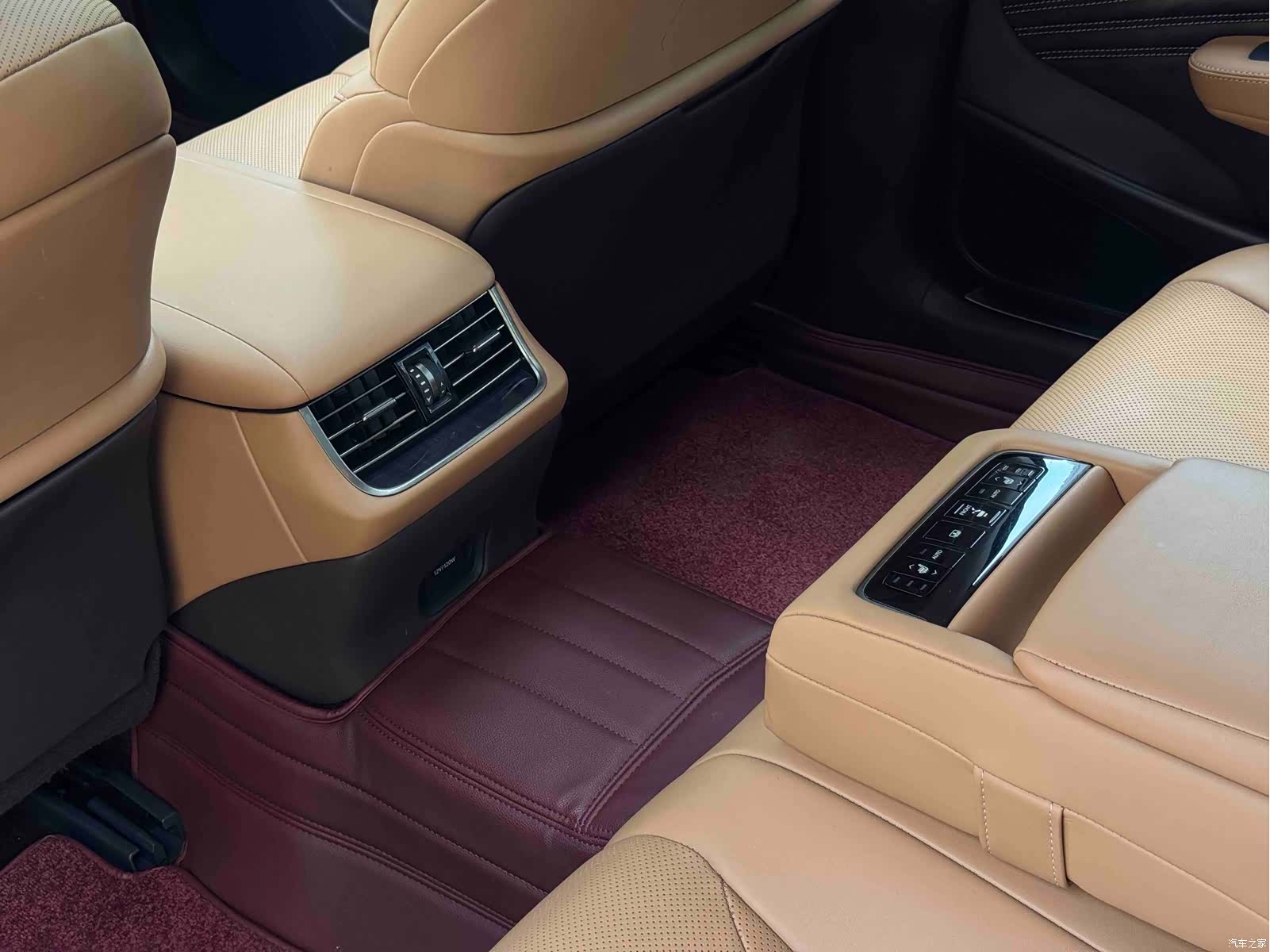 Lexus LS, 2020 4