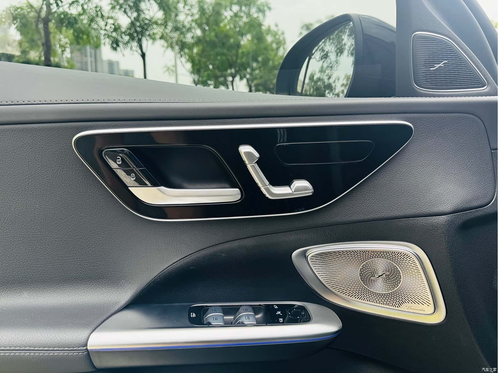 Mercedes-Benz C-Class, 2025 10