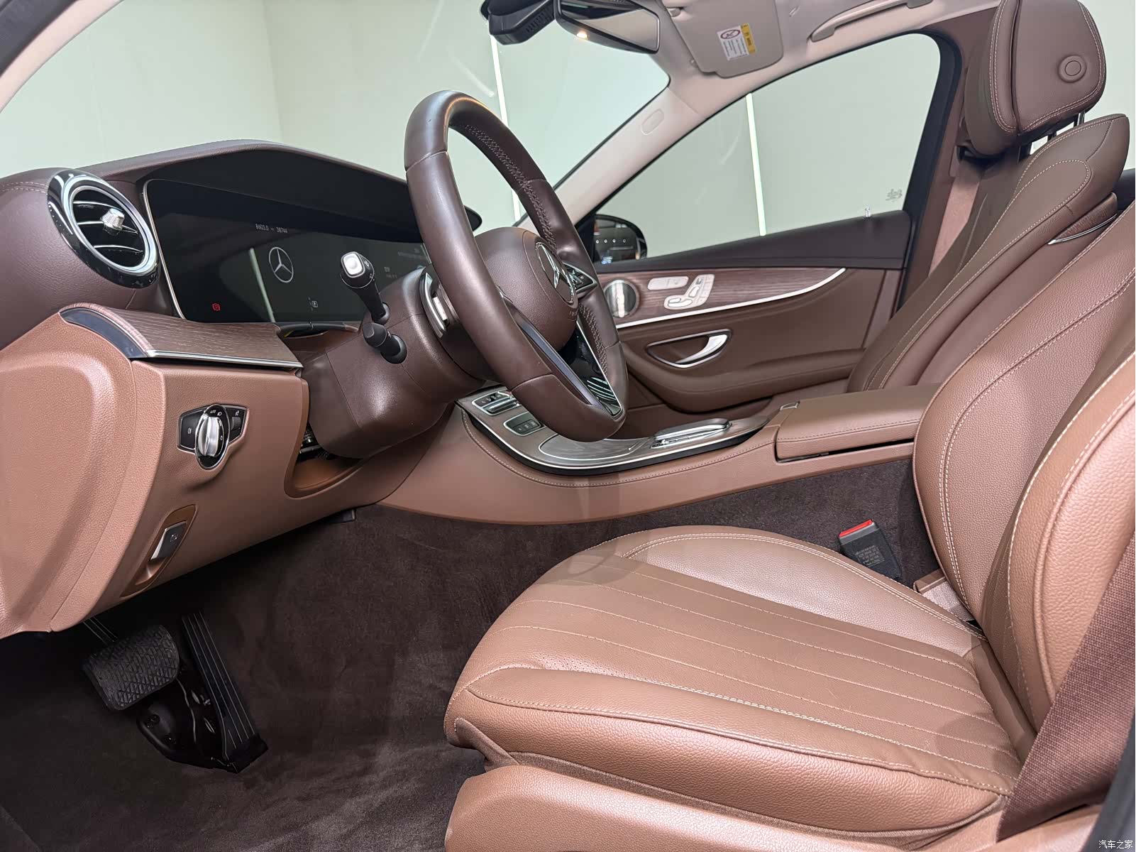 Mercedes-Benz E-Class, 2023 6