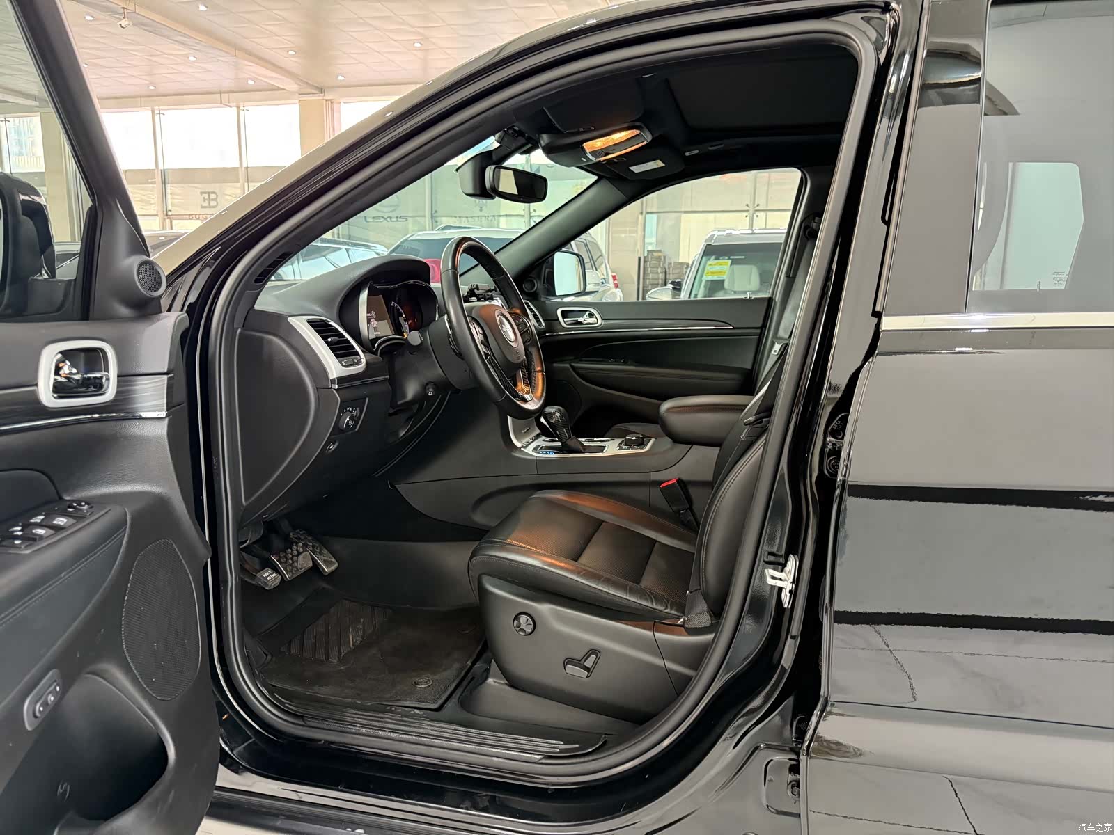 Jeep Grand Cherokee, 2022 все фото