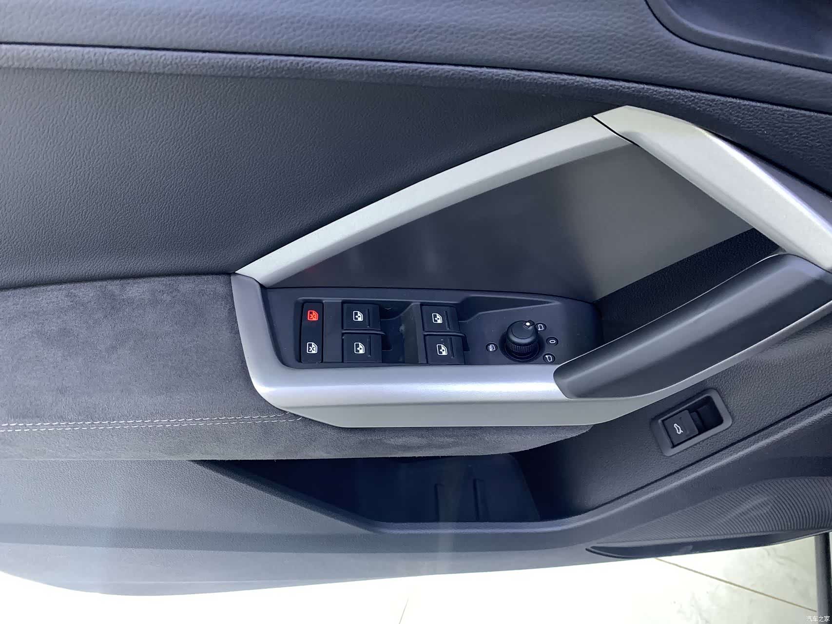 Audi Q3, 2023 4