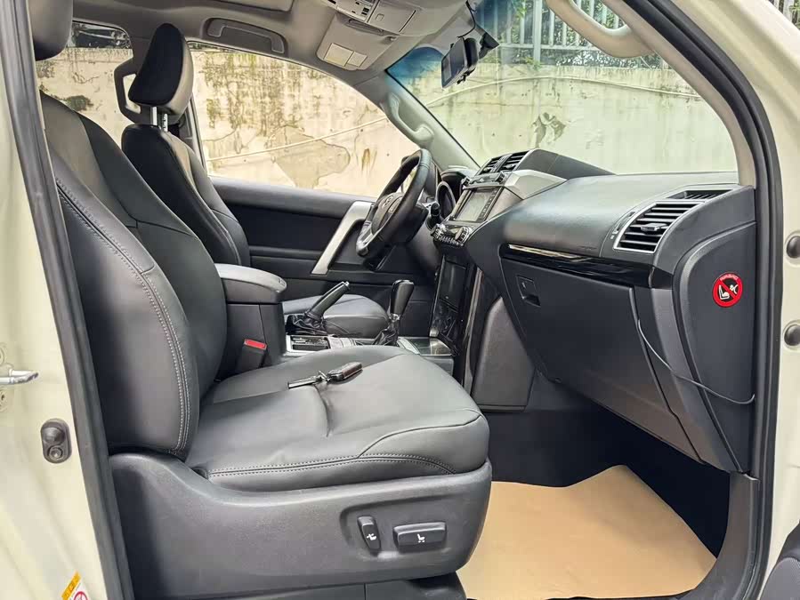 Toyota Prado 2016, фото 14