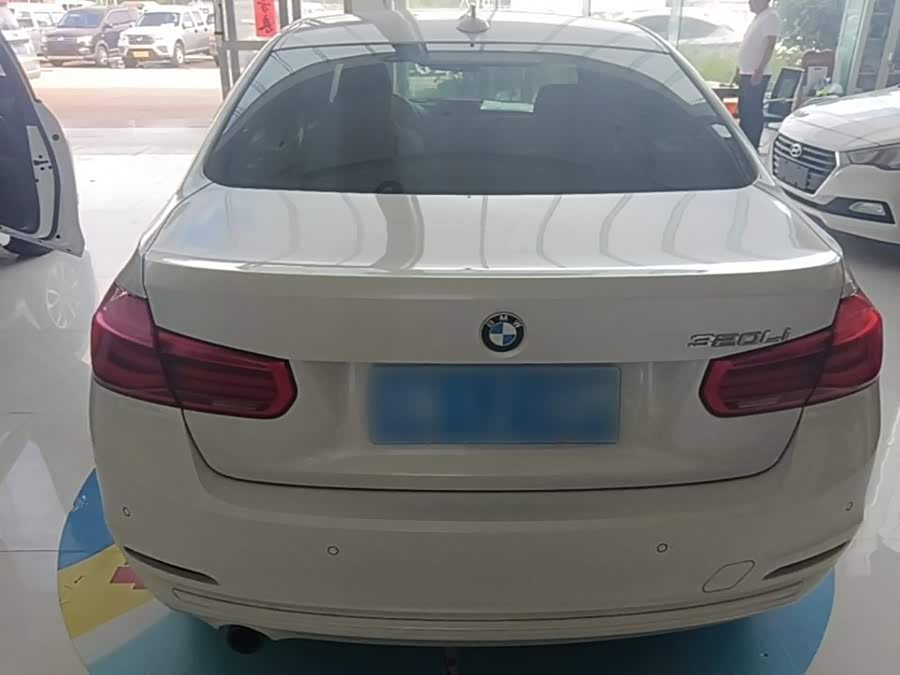 BMW 3 Series 2017, фото 6