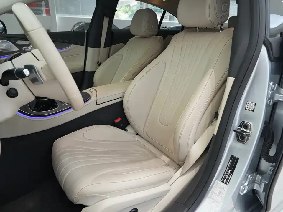 Mercedes-Benz CLS Mercedes-Benz CLS