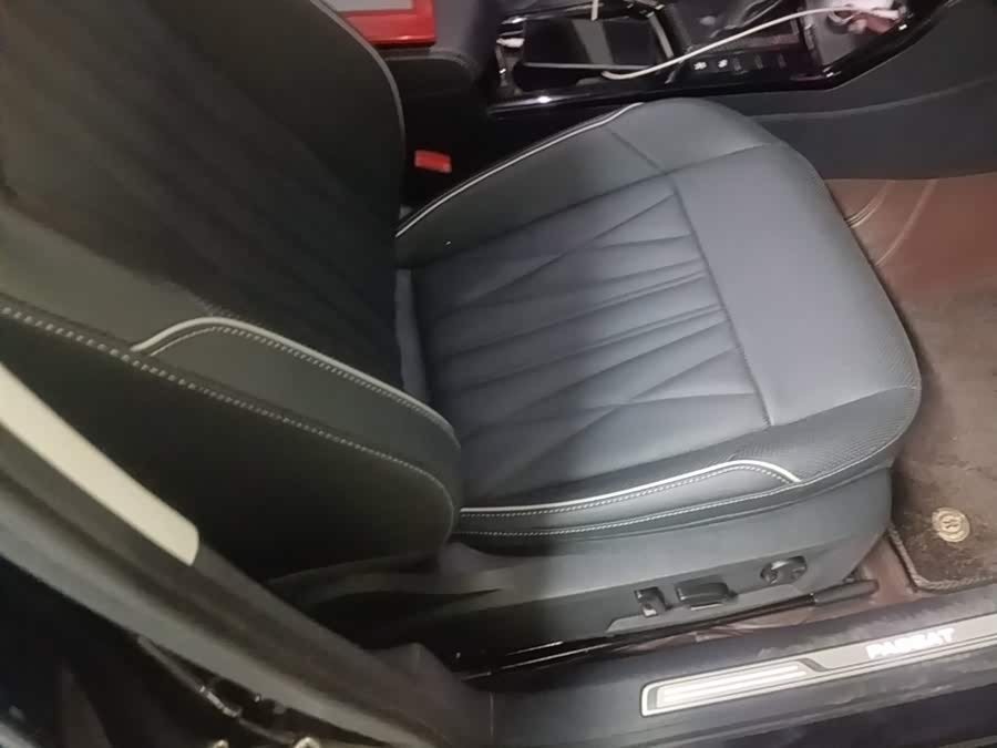 Volkswagen Passat 2023, фото 25