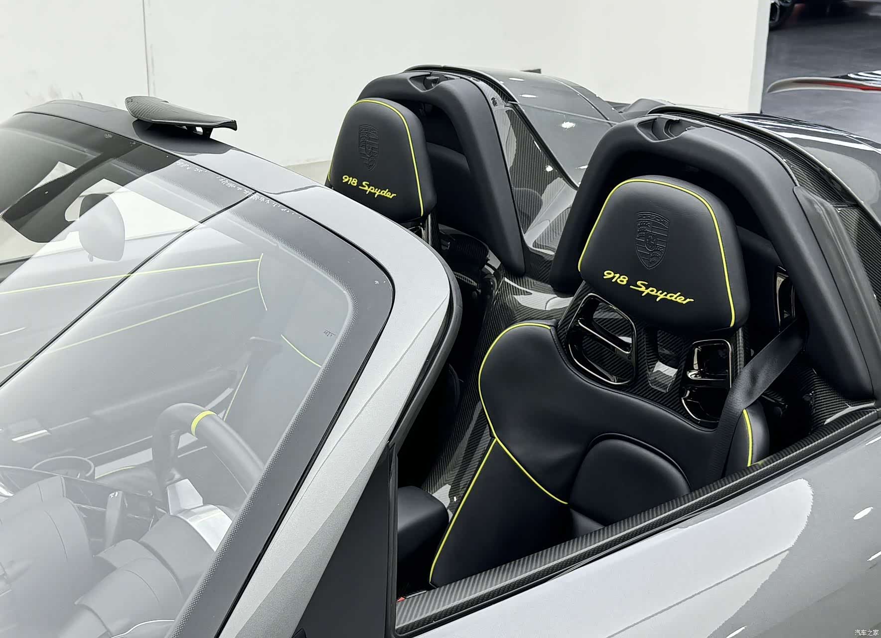 Porsche 918, 2015 14
