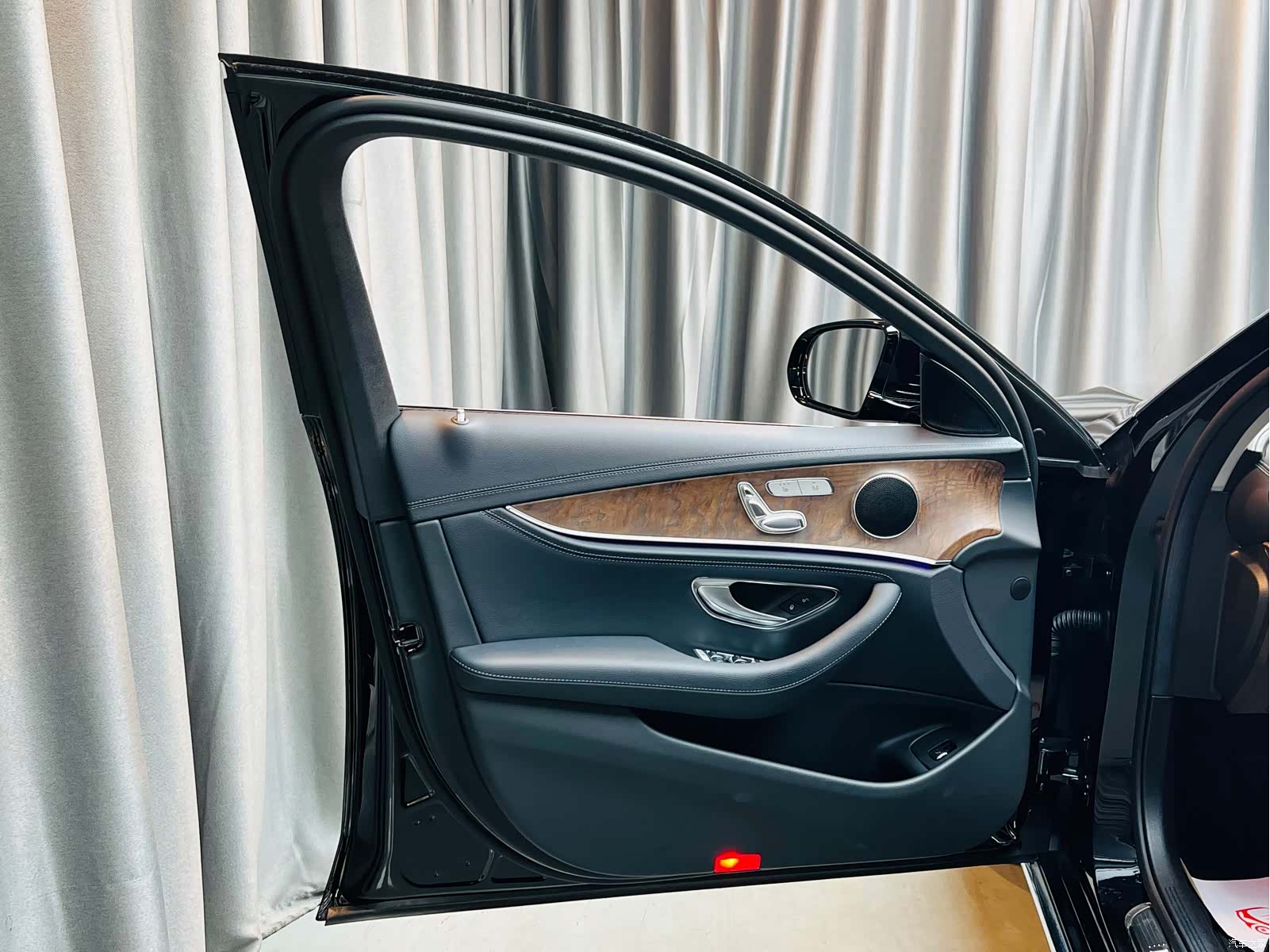 Mercedes-Benz E-Class, 2017 4