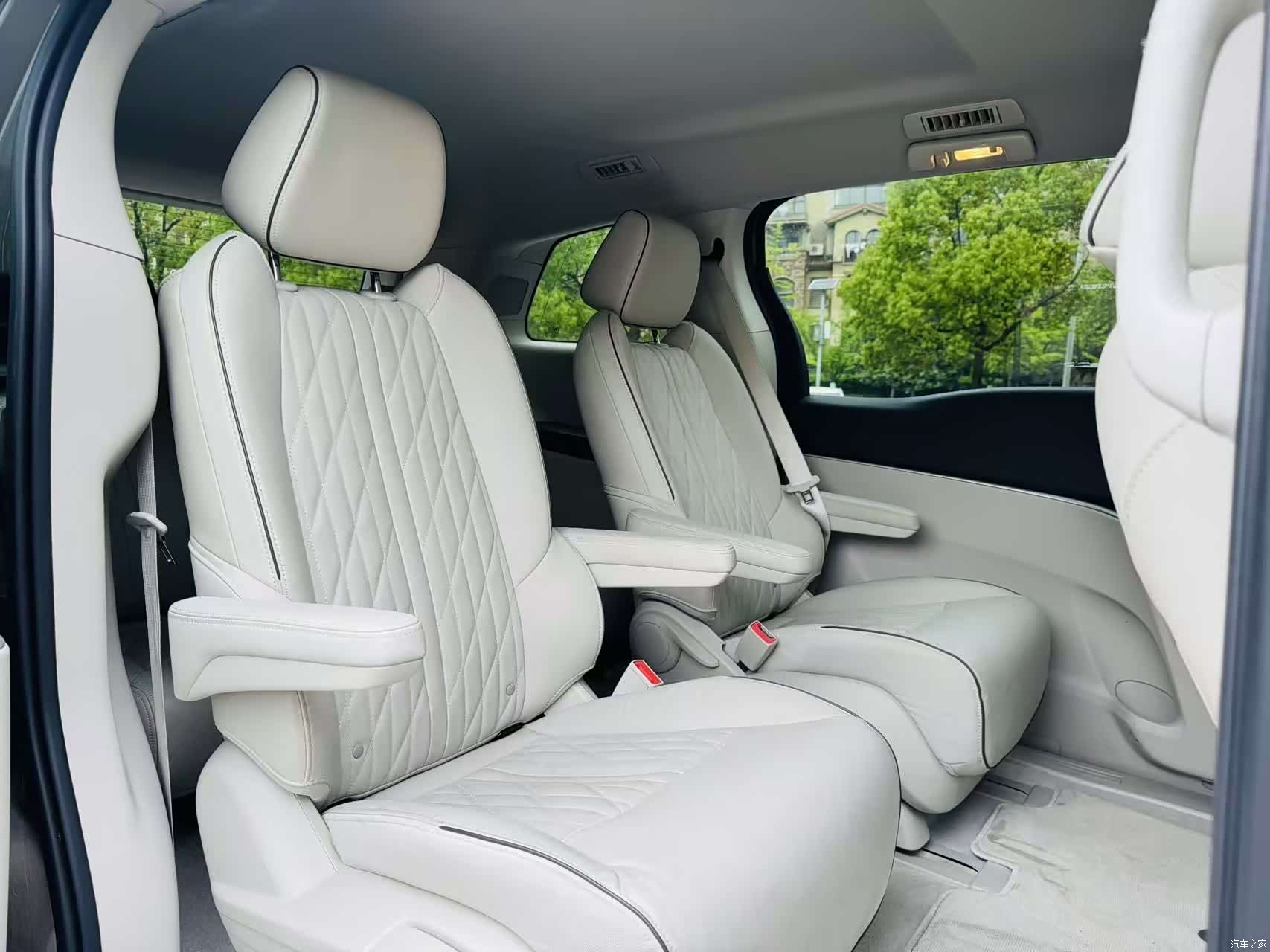 Buick GL8, 2022 9