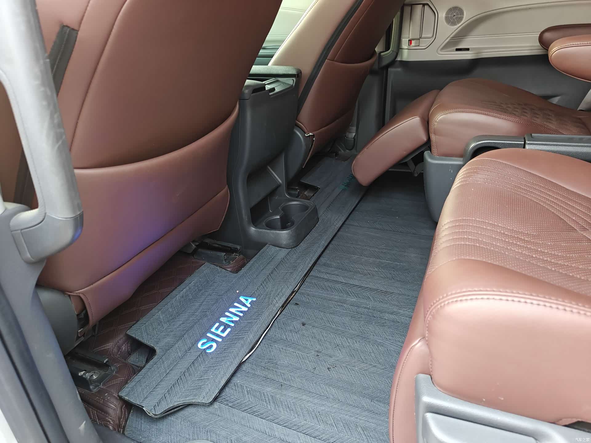 Toyota Sienna, 2023 15