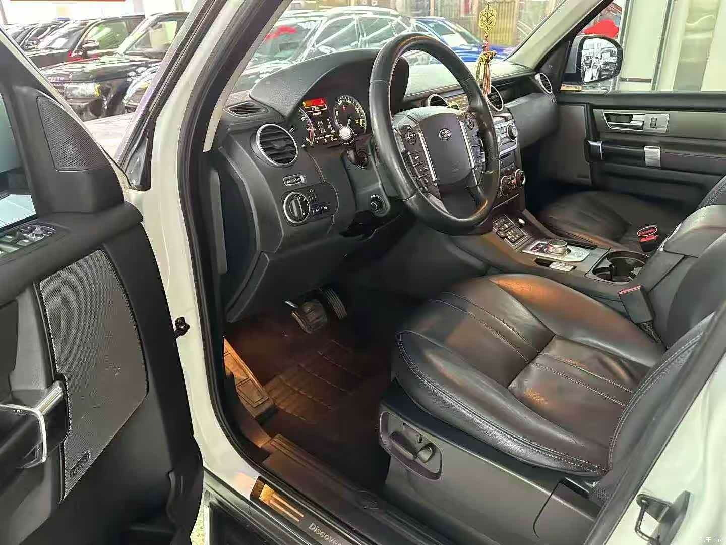 Land Rover Discovery, 2015 4