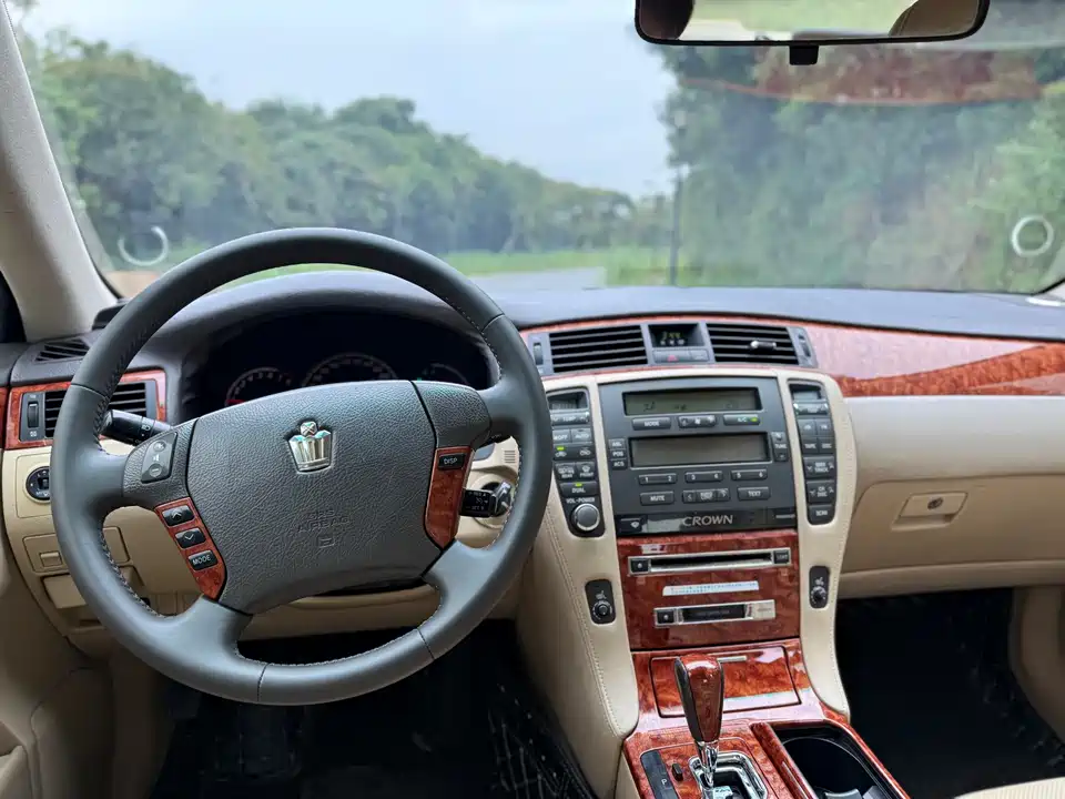 Toyota crown