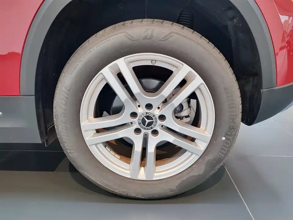 Mercedes-Benz GLA Mercedes-Benz GLA