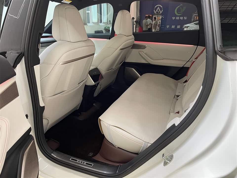 NIO L60