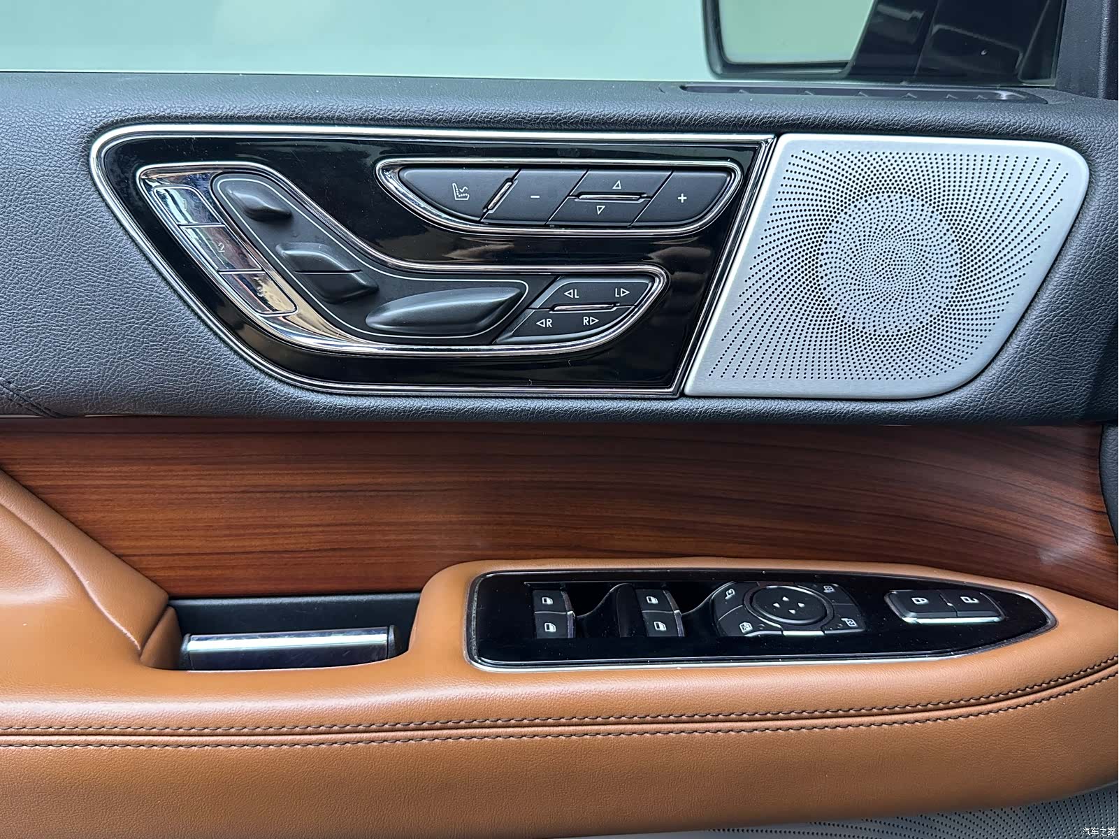Lincoln Navigator, 2021 8