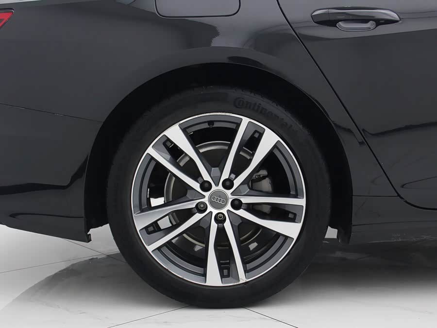 Audi A6L 2019, фото 13