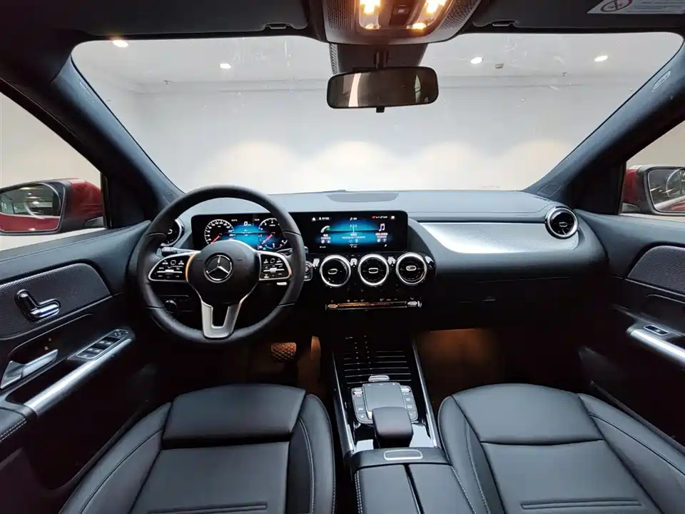 Mercedes-Benz GLA Mercedes-Benz GLA