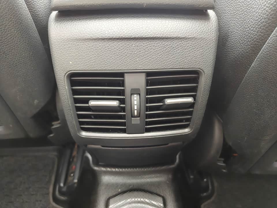 Mercedes-Benz GLA Mercedes-Benz GLA