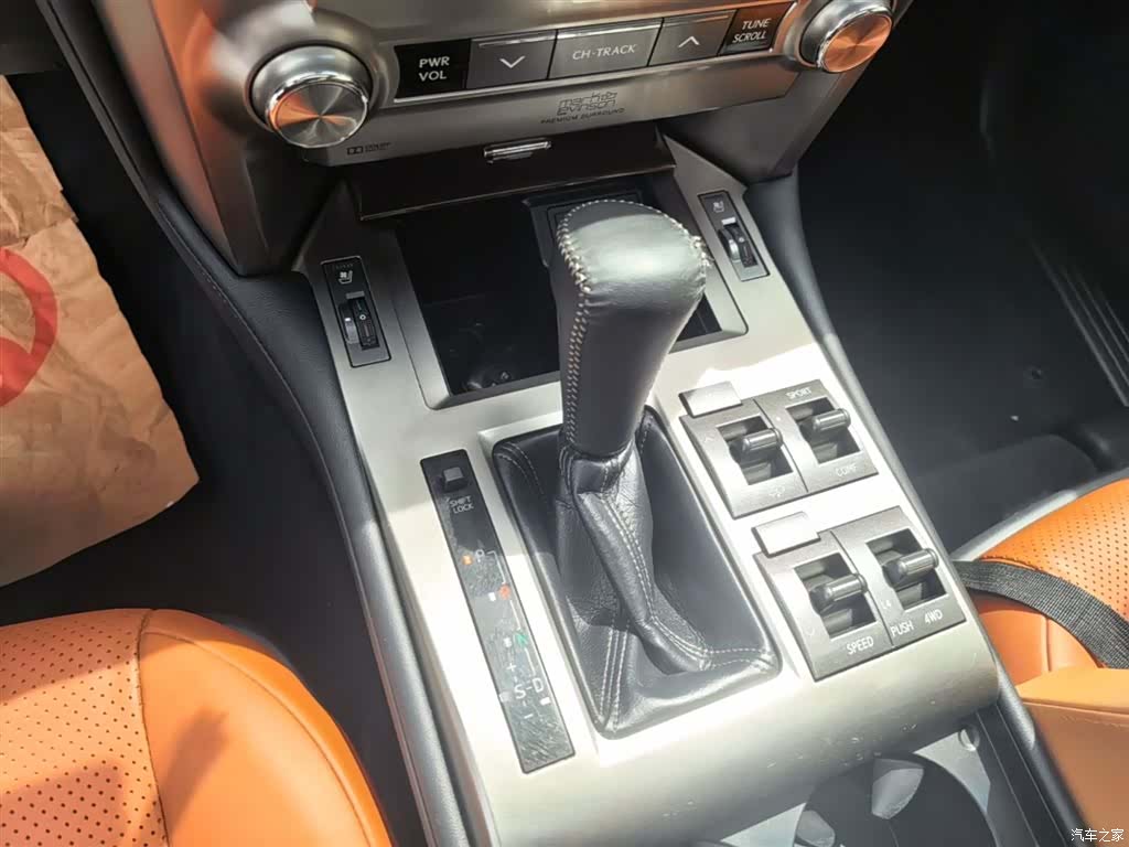 Lexus GX, 2015 14