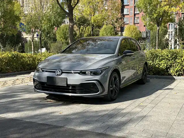 Volkswagen Golf 2023 — купить из Китая под заказ