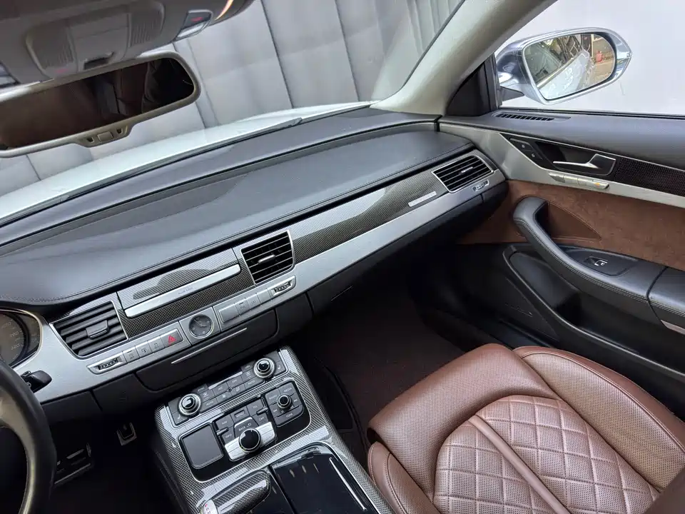 Audi S8