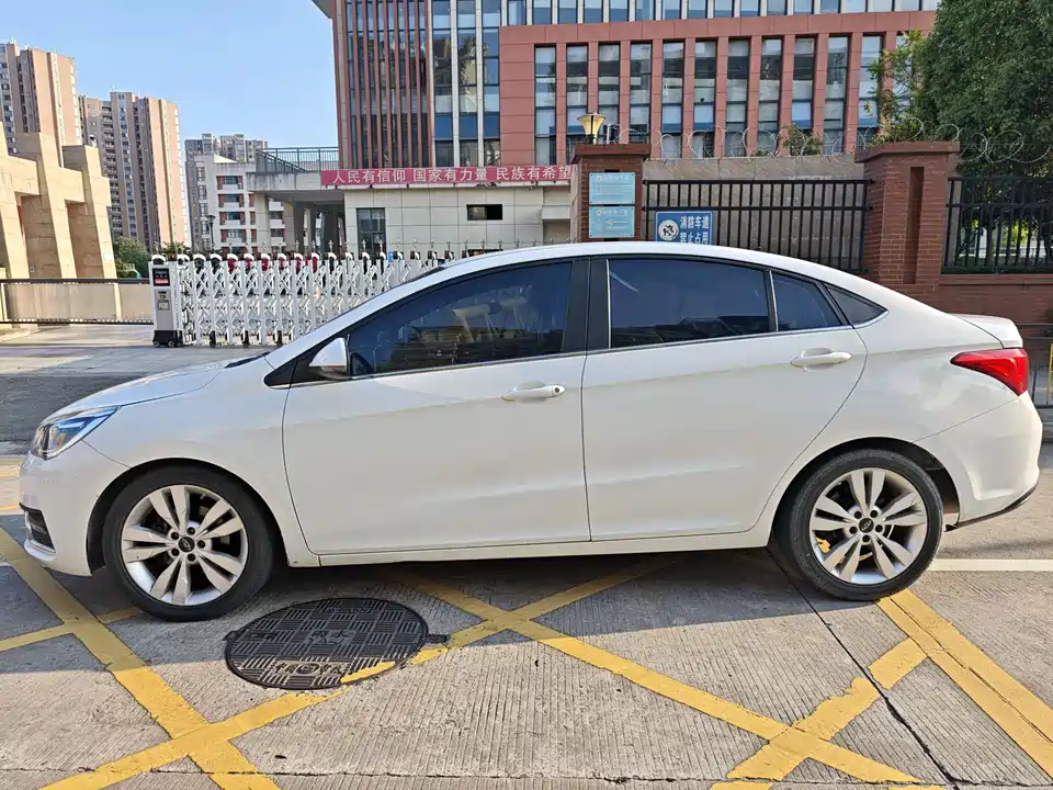 Chery Arrizo 5
